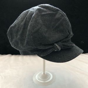 Nine West newsboy hat